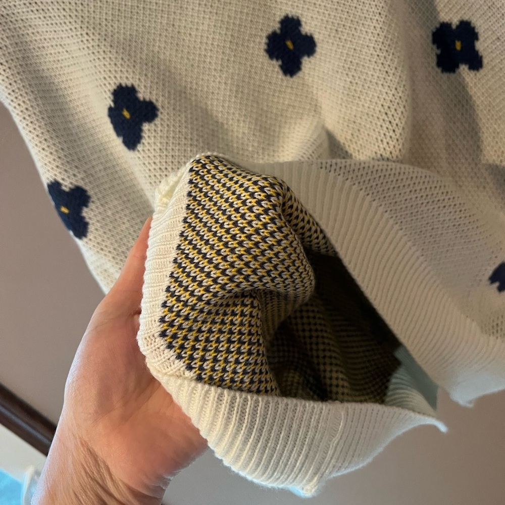 SHEIN Flower Sweater - Picture 8 of 8